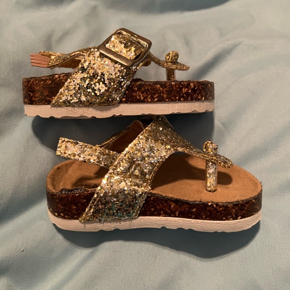 Capelli New York Gold Glitter Sandals - Picture 4 of 6